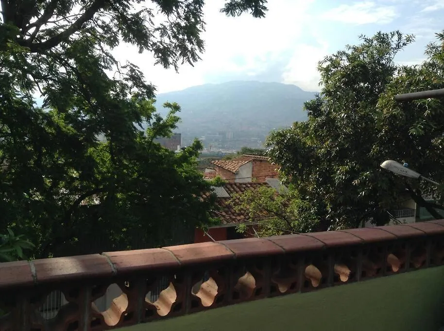 Apartamento-Galeria De Arte Cielo Y Tierra Medellín 0*,  Colombia